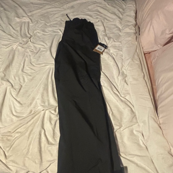 The North Face Men's Black Joggers - Picture 3 of 4